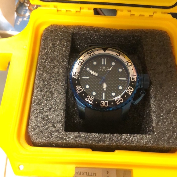 Invicta pro diver watch with case - Picture 1 of 8